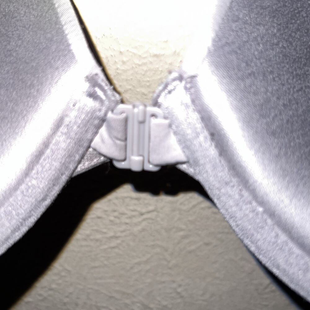 Victoria's Secret Grey Wired T-Shirt Bra 34D Racerback Logo Spell Out Straps - Picture 7 of 9